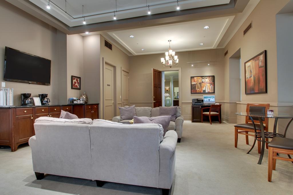 Dewitt Hotel And Suites 芝加哥 外观 照片
